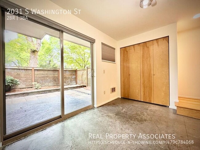 Building Photo - 2031 S Washington St