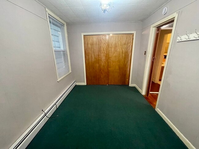 Building Photo - 136 Saratoga St