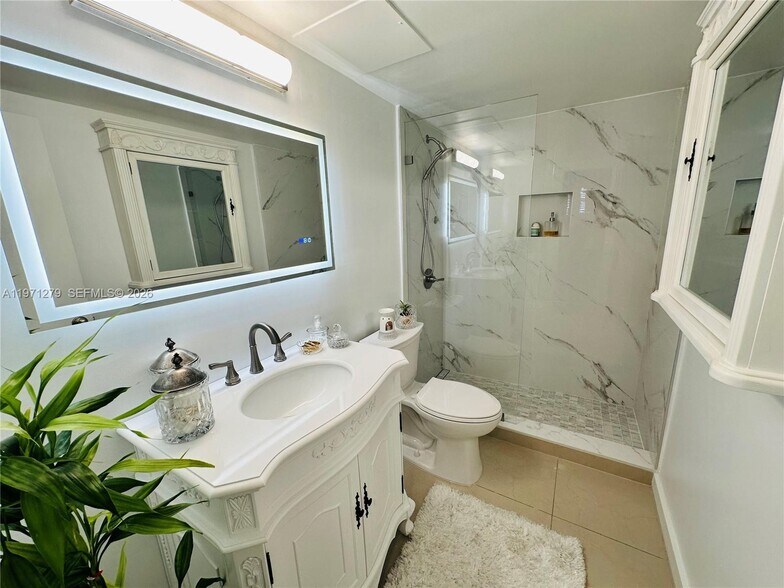 Building Photo - 301 Golden Isles Dr