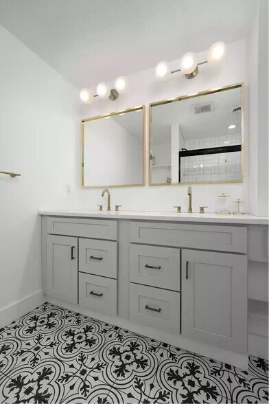 Building Photo - 172 39th St