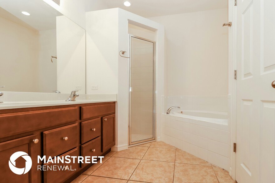 Building Photo - 1402 SW 18th Pl