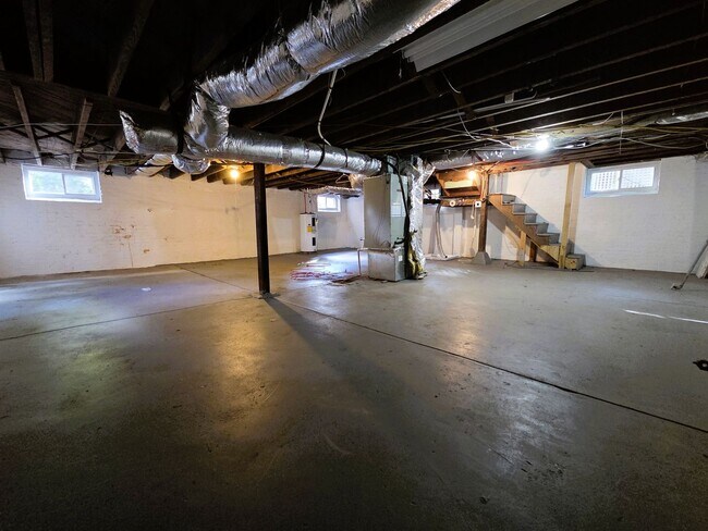 Building Photo - Renovated stately brick home in Forest Hill area on large lot.