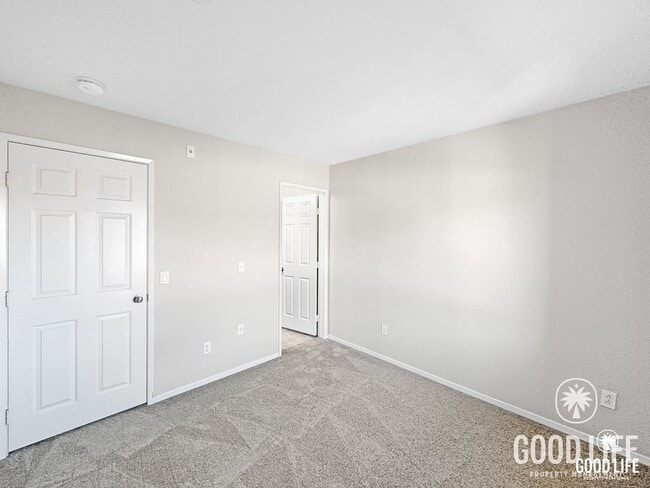 Building Photo - Great 2B/2.5BA Townhouse Available in Santee with Attached Garage & Onsite Pool, Spa, and Playgro...