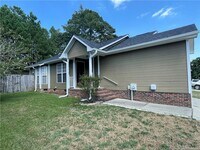 Building Photo - 333 Abbottswood Dr