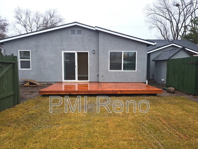 Building Photo - 452 Tracy Ln