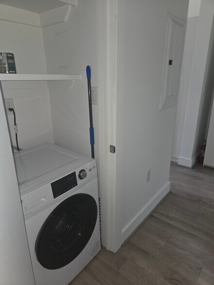 In unit laundry - 1339 14th St NW