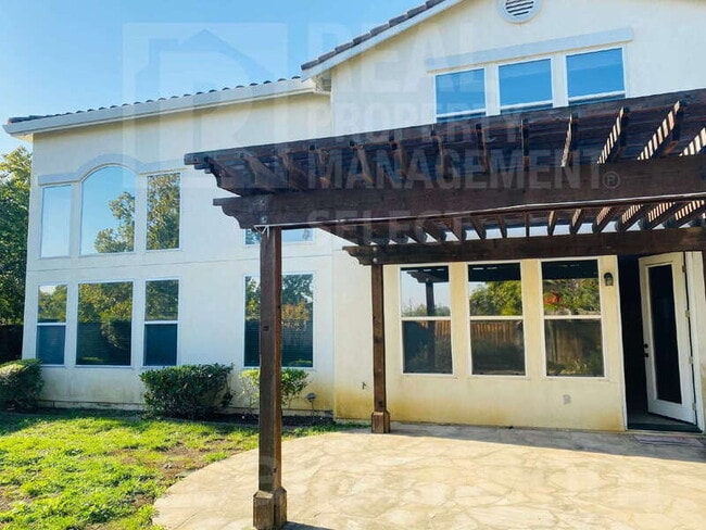 Building Photo - 116 Burgundy Ct