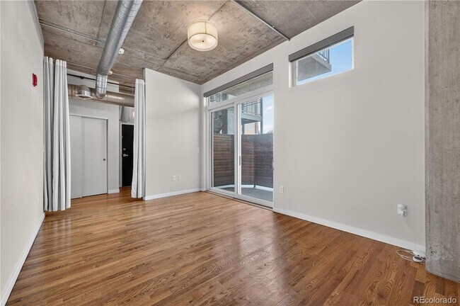 Building Photo - 3201 Shoshone St