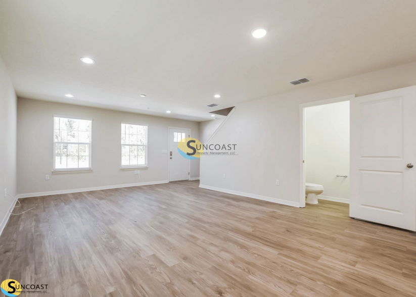 Building Photo - 3821 SW 43rd Ct