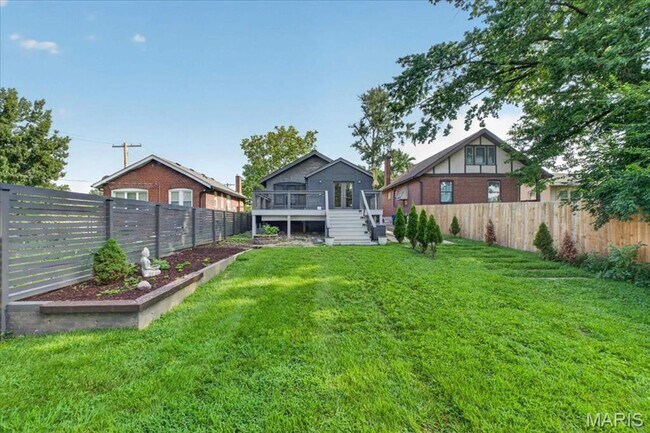 Building Photo - Richmond Heights Home!
