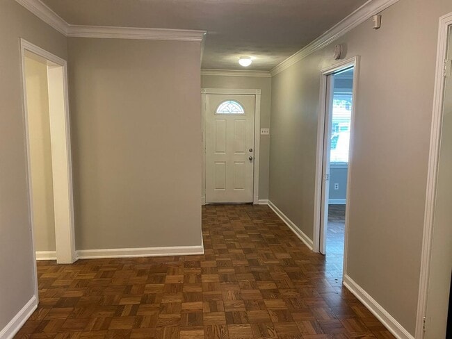 Building Photo - Spacious 4-Bedroom Home Just Minutes from the University of Memphis!