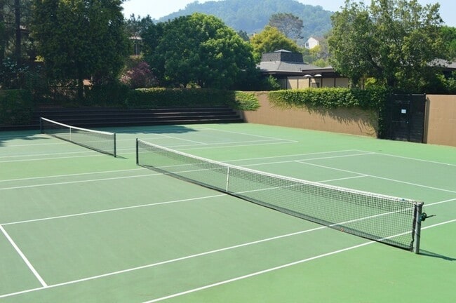 Building Photo - Light-Filled, Thoughtfully Updated Condo with Private Patio & Resort Amenities