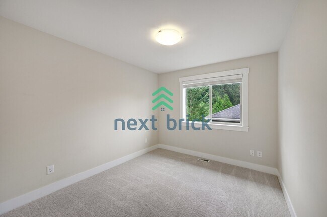 Building Photo - Spacious 4-Bed Retreat with 3.5 Baths in Bothell – Your Dream Home Awaits!