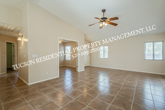 Building Photo - 7623 S Meadow Spring Way
