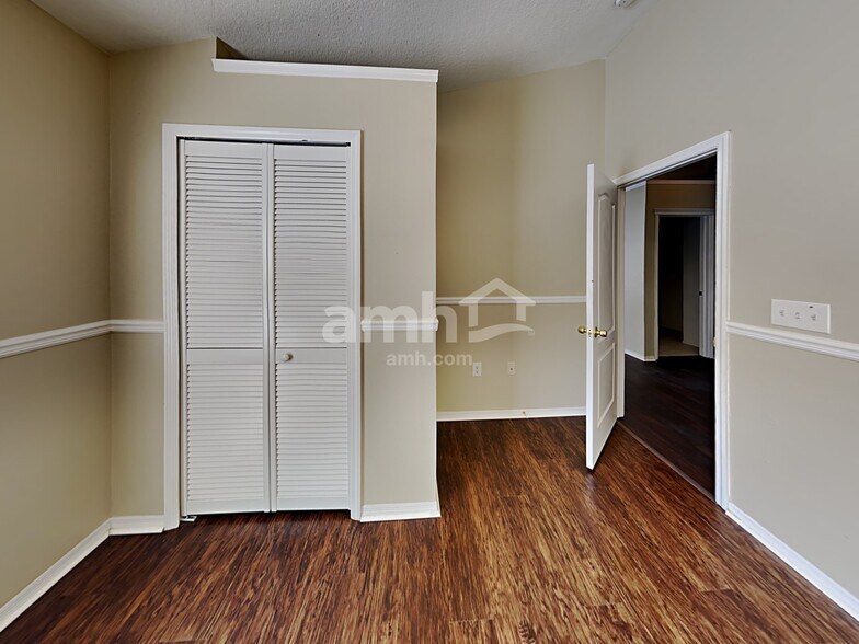 Building Photo - 5834 Tanagerlake Rd