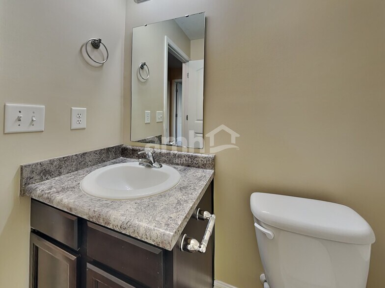 Building Photo - 4052 Presidio Cir