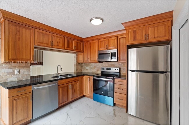 Building Photo - 11009 Mainsail Dr