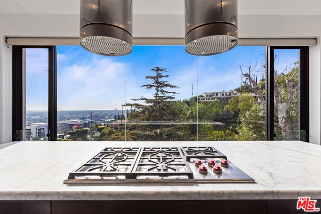 Building Photo - 8460 Harold Way