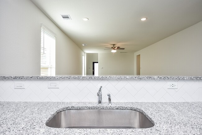 Building Photo - 5714 Tabula Rasa Dr