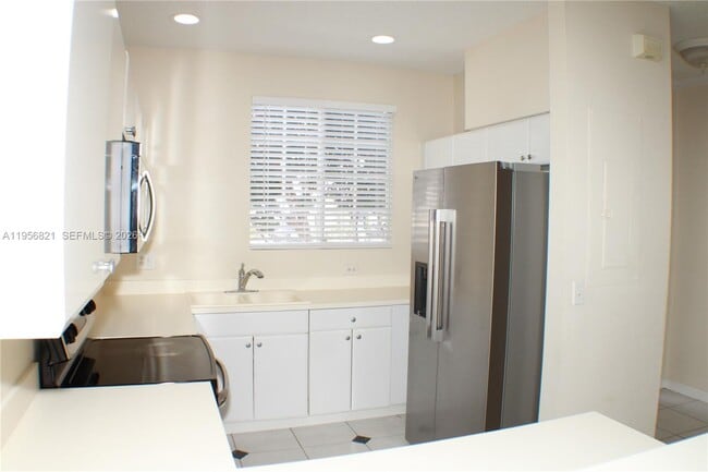 Building Photo - 4704 NW 57th Pl