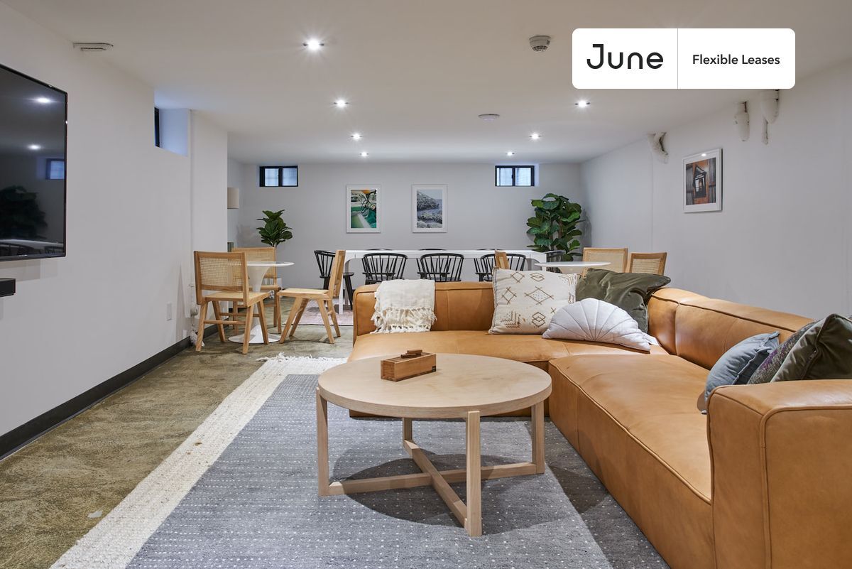 Building Photo - Modern Private ROOM in Bed-Stuy