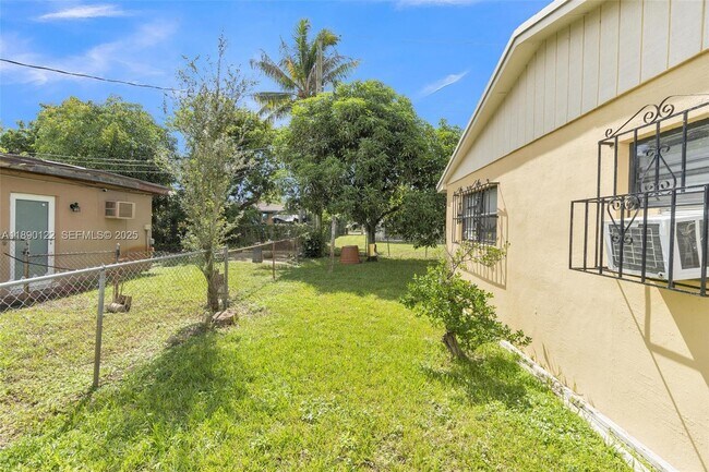 Building Photo - 2860 NW 184th St