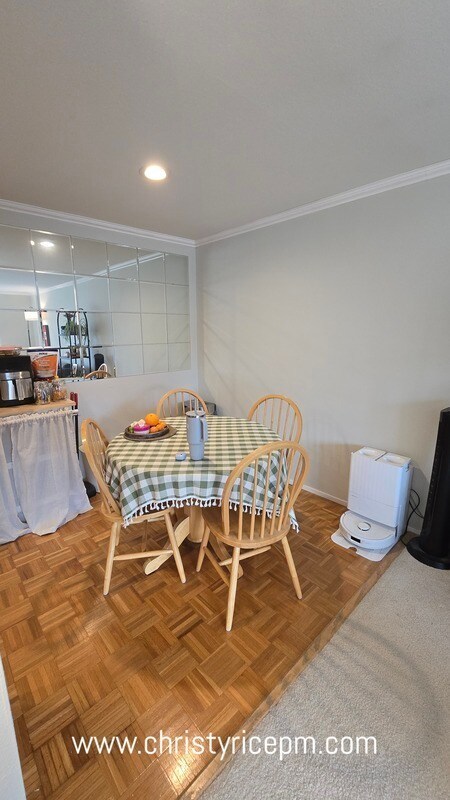 Building Photo - 11010 NE 68th St