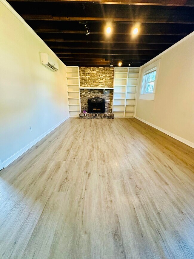 Building Photo - 3008 Tuscaloosa Ln