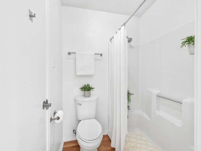 Building Photo - 3BR SFR w/ Garage & Fenced Yard in Fort Worth