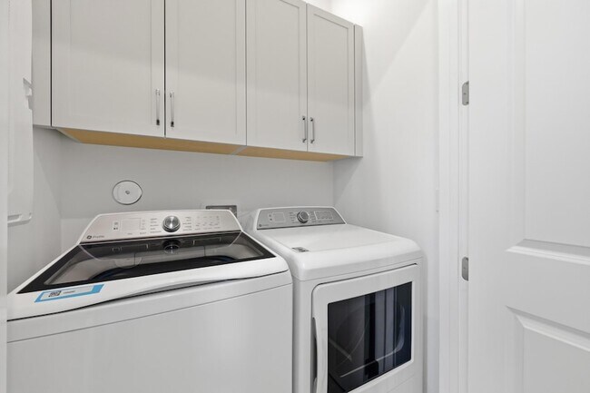 Building Photo - 140 SE Via Tirso