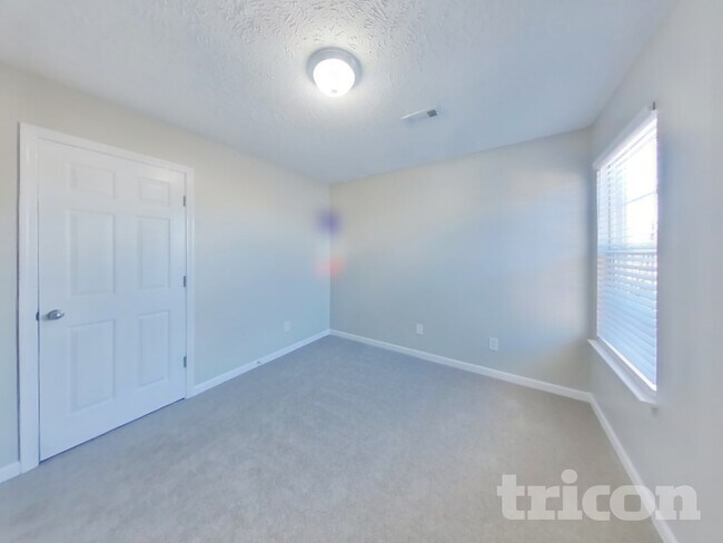 Building Photo - 3011 Deer Trail Dr