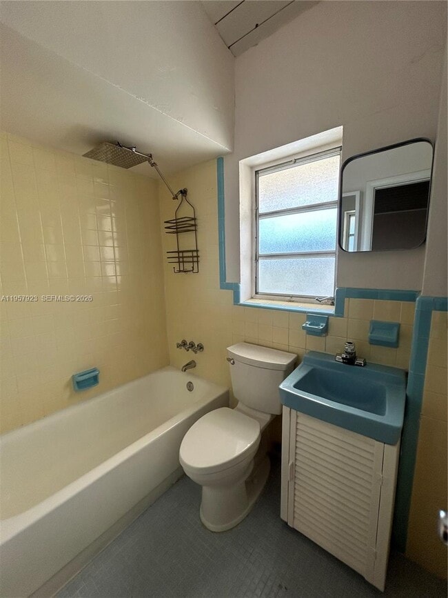 Building Photo - 234 Antiquera Ave