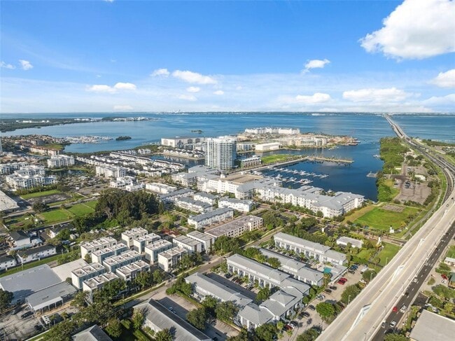 Building Photo - 4821 W McElroy Ave