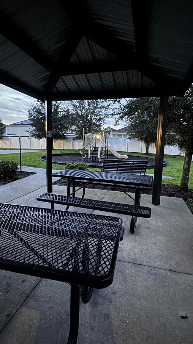 Building Photo - 505 Arbequina Ct