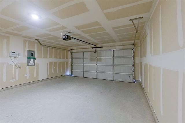 Building Photo - 1604 Parlier St