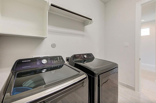 Building Photo - 1517 Canter Bayou Way