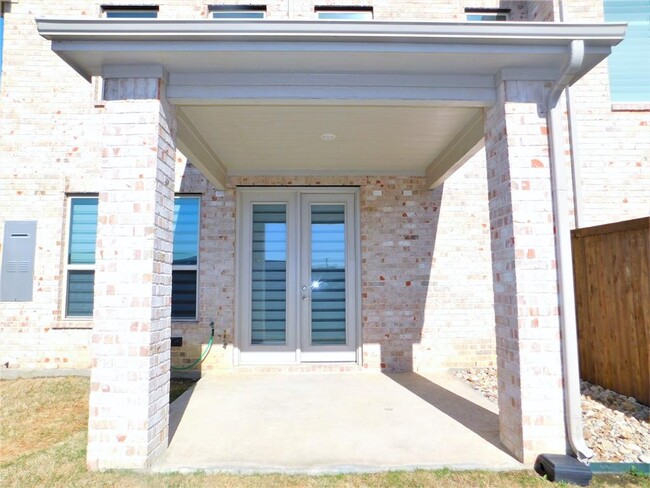Building Photo - 5520 Liberty Dr