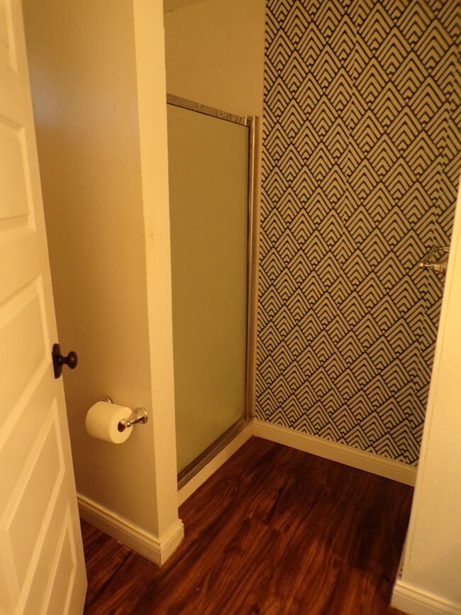 Building Photo - 11865 SW Ebberts Ct