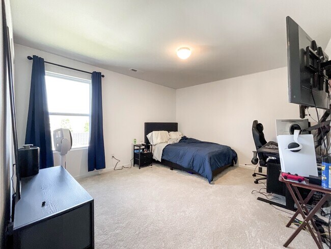 Building Photo - 494 Aspire Cir
