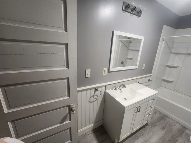 Building Photo - 39 Elmwood St