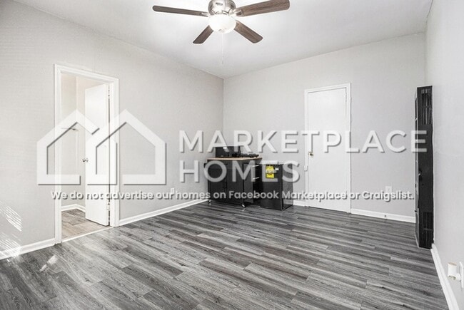 Building Photo - 876 Custer St