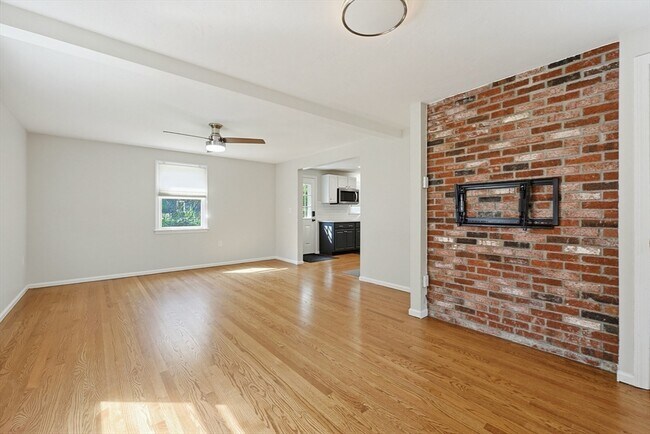 Building Photo - 1 W Belcher Rd