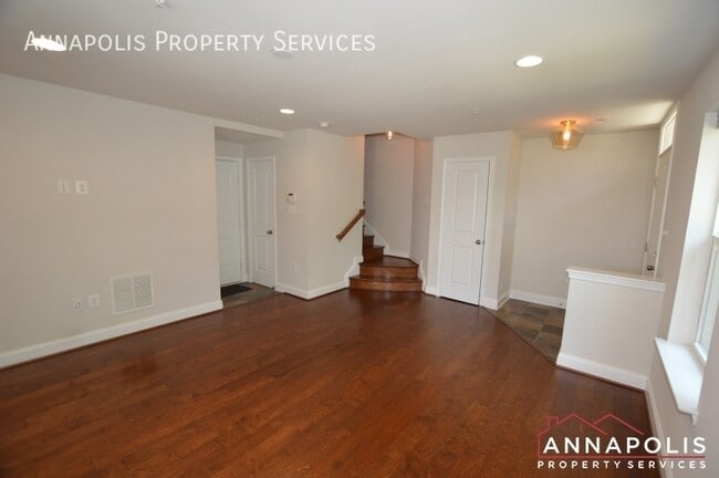 Building Photo - 114 Waterline Ct