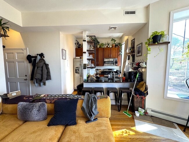 Building Photo - 59 Fort Ave