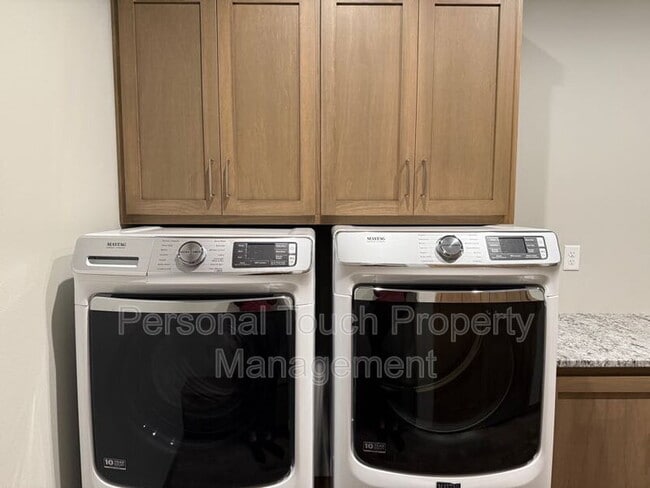 Building Photo - 7352 Eagle Point Dr S