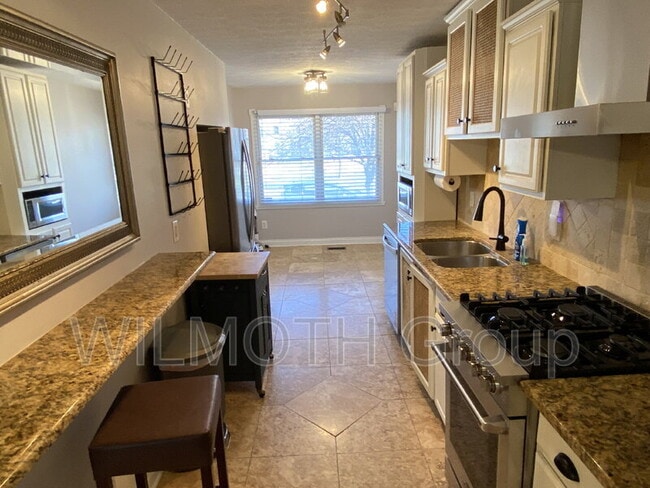 Building Photo - 1026 N New Jersey St