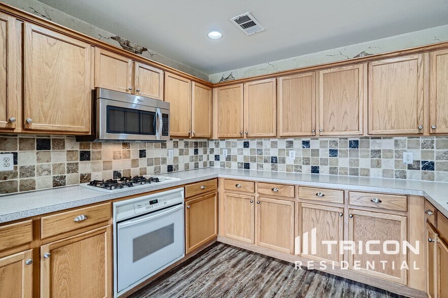 Building Photo - 6712 Red Rock Trail