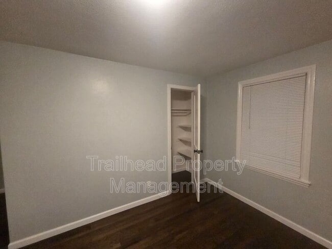 Building Photo - 618 NE 43rd St