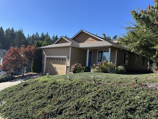 Building Photo - 6913 Owl Dr SE