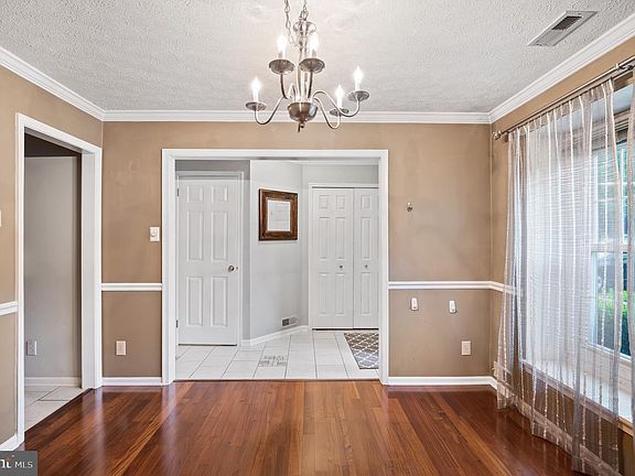 Building Photo - 1504 Virginia Ct